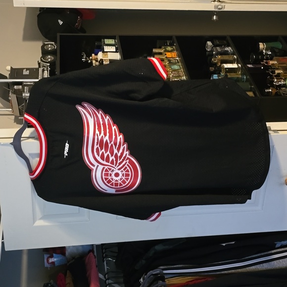 Proline Detroit Redwings practice Jersey - Picture 4 of 4